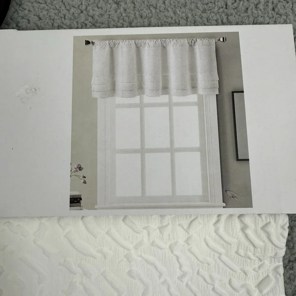 DKNY Spark Microsculpt Pleated Valance‎ White Light Filtering 50